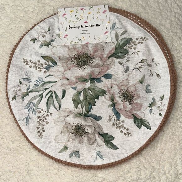 Set of 4 Spring is in the Air White Green Tan Floral Round Beaded Place Mats - Picture 1 of 5